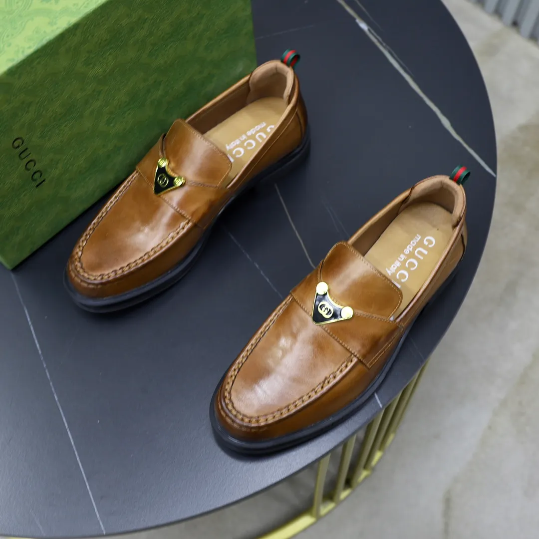 Men's shoes: 250🙅‍♂️🙅‍♂️🙅‍♂️Niuli Brand: GUCCI Size: 38-44 (45 can be customized) Level: Counter classic Material: Original soft cowhide upper Comfortable cowhide lining Original lightweight outsole Style category: Business casual footwear Driving leather shoes Color: Actual picture color
